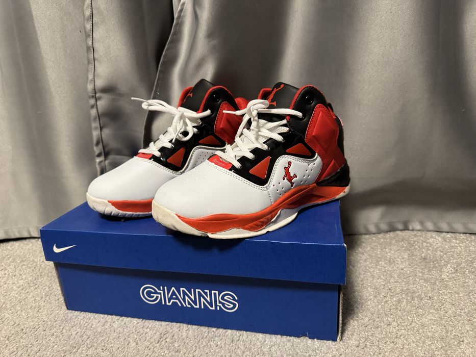 Баскетболни обувки (чисто нови)