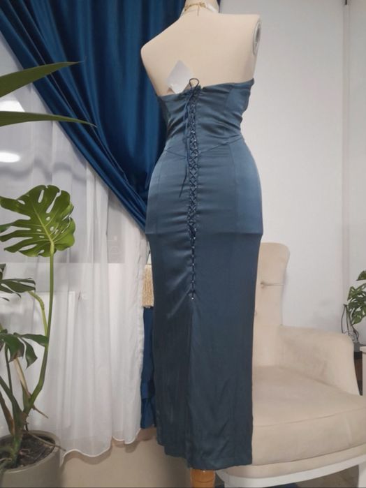 Rochie midi de seara Zara cu umerii goi ediție limitata mărimea XS