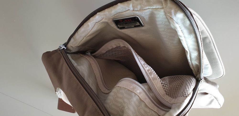 Tumi, borseta lux ,unisex, condiție impecabilă