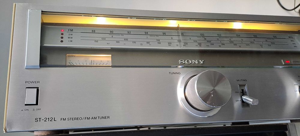 Sony ST 212 tuner vintage stereo scala analog ace sunet calitate