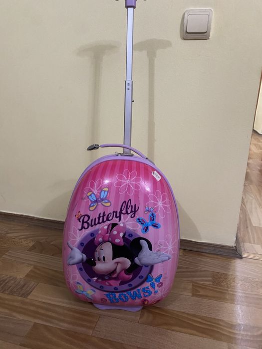 Продам детский чемодан на колесиках