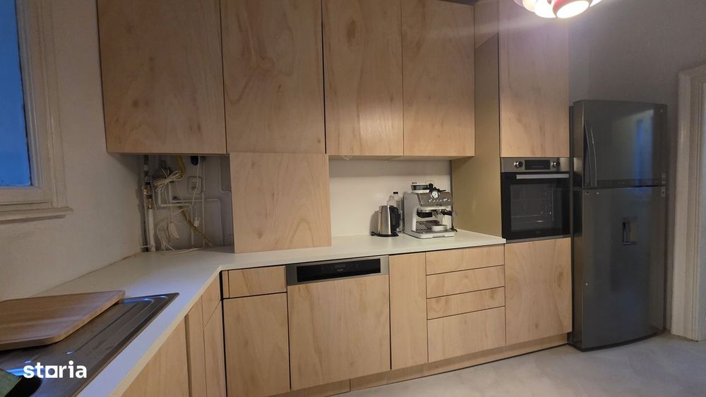 Armeneasca Etaj in vila / Showroom/ It/ Creatie