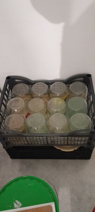 Продам банки 2 литровые
