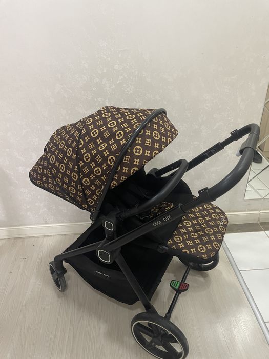 Коляска коричневая (LV)