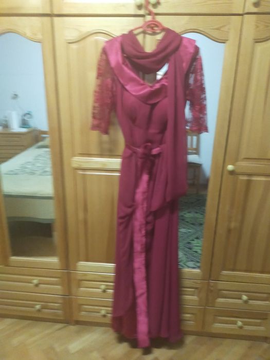 Официална рокляза тържествени случаи