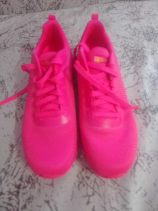 Skechers neon pink 41 номер нови