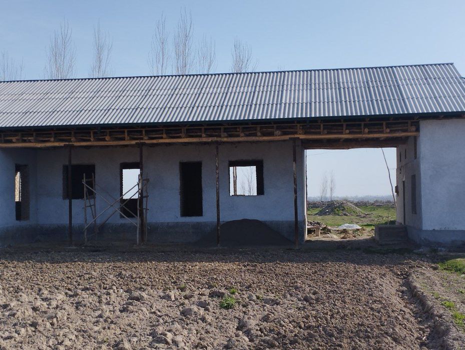 Uy sotiladi srochna. Tosh. Viloyati . Piskent Tumani . 20 Sotix