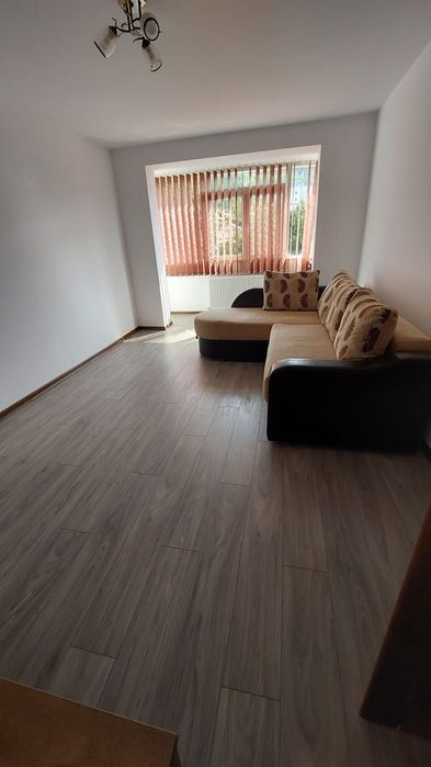 Închiriez apartament 2 camere etajul 3