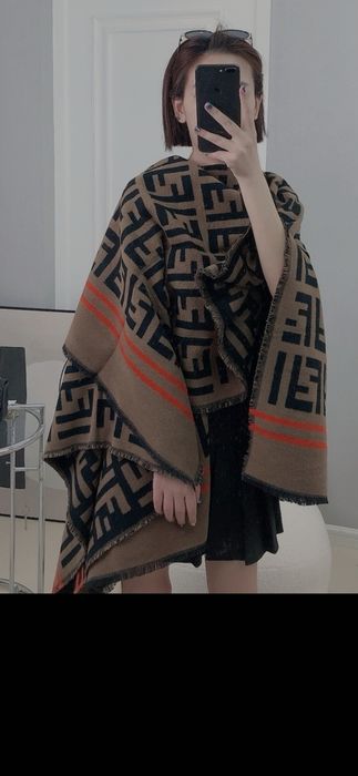 Poncho Fend*model 2026, 4 modele