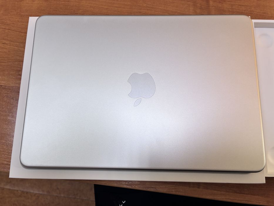 Macbook NEO 512 гб