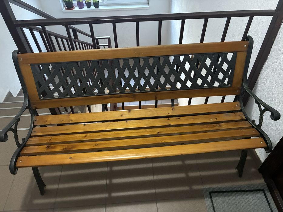 Bancuta pcioare metal si sezut lemn