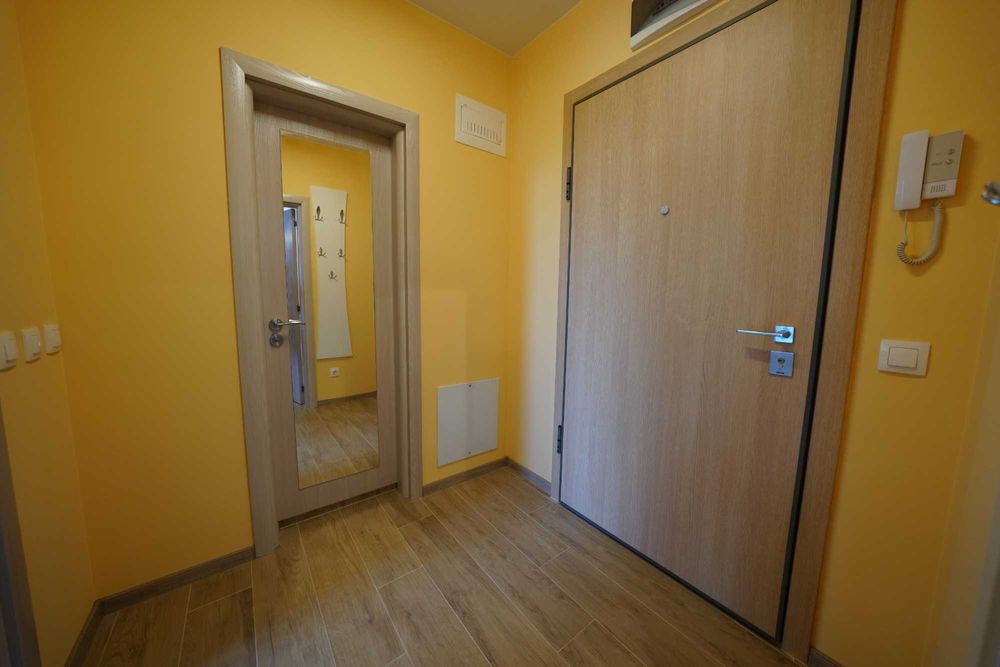 Дава се под наем Двустаен апартамент в София, Банишора - 66 кв.м за 765 € - Снимка #2
