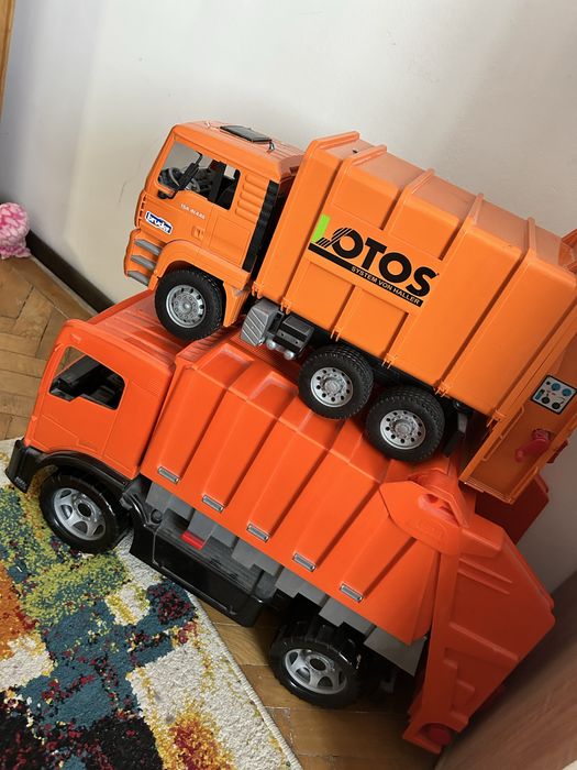 Jucari camioane de gunoi