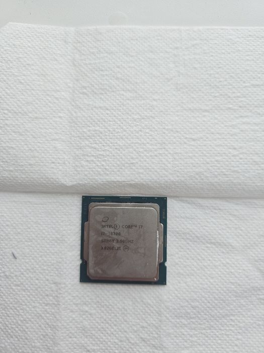 Продам процессор I7-10700