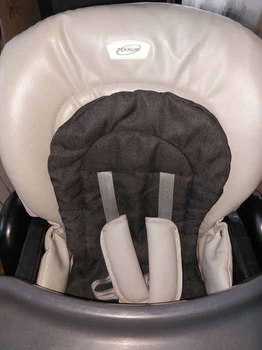 Детский столик для кормления! Регулировка высоты, столик подовигается.