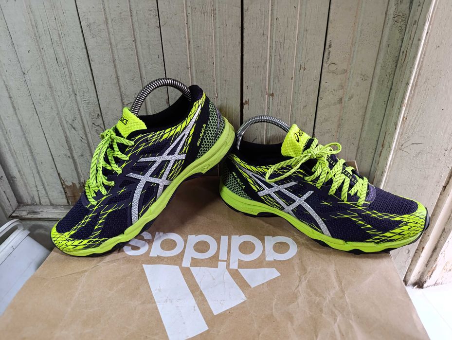 ''Asics Gel-FujiLyte''оригинални маратонки 40 номер