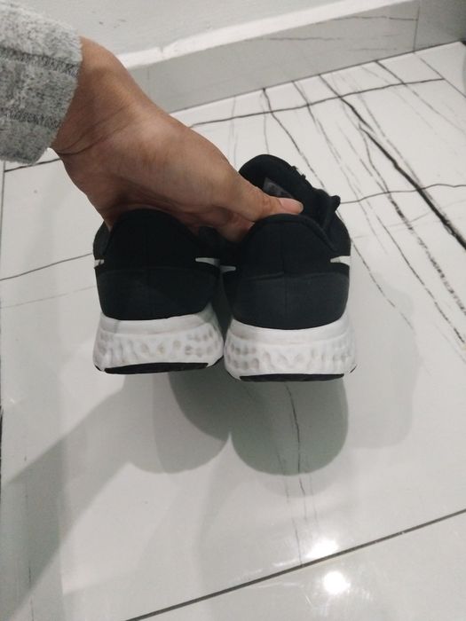 Оригинални маратонки NIKE