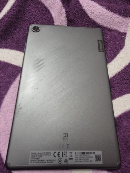 Tableta Lenovo M8