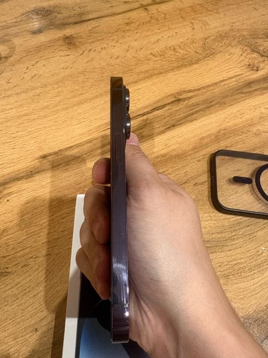 Продам Iphone 14 pro