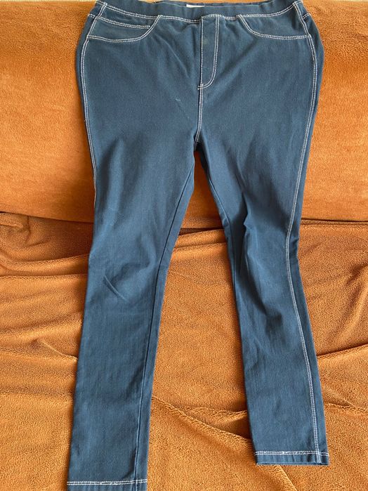 Продаю вещи на девочку 9-11 лет