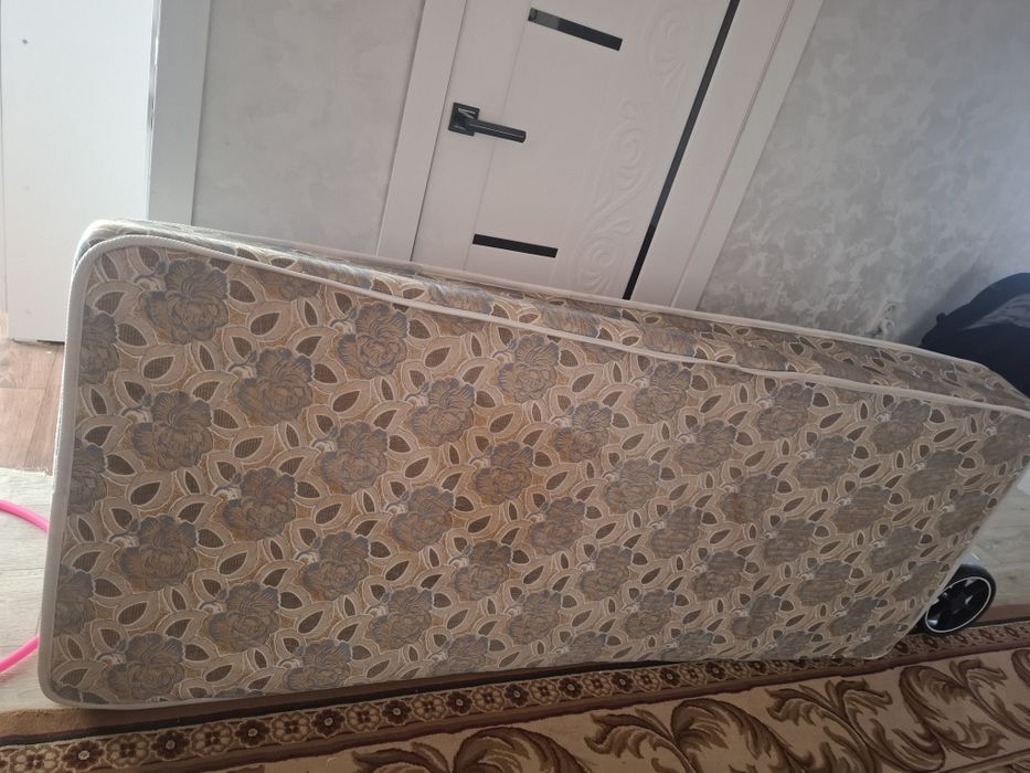 Продам детский кровать с матрасом