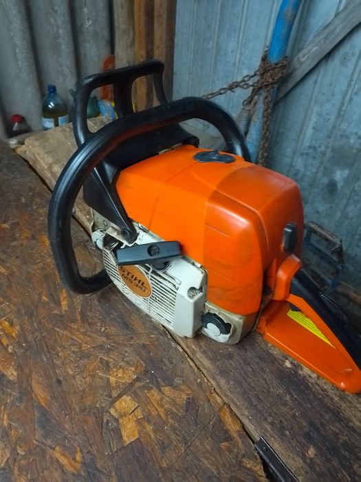 Vind drujba Stihl 390 pentru reparat s-au piese de schimb