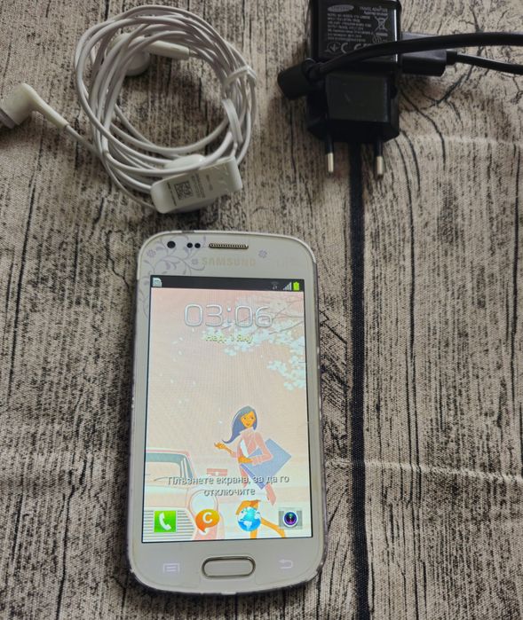 Смартфон Samsung Galaxy S Duos GT-S7562 White La Fleur 4GB, бял цвят