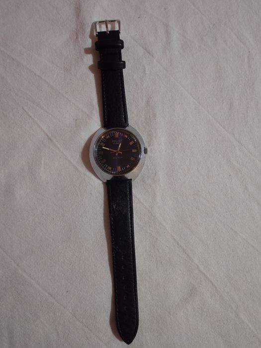 Полет - съветски механичен часовник, а ръчно навиване.