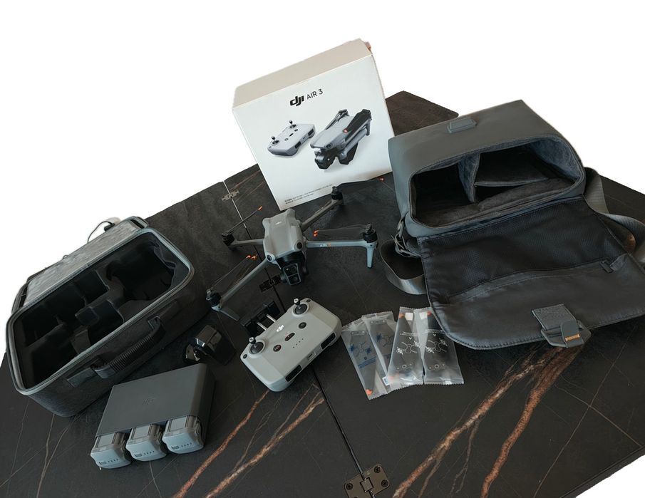 DJI Air 3 Fly More Combo – doar 6 minute de zbor – 3 baterii – RC-N2