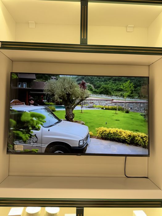 Телевизор новый продам