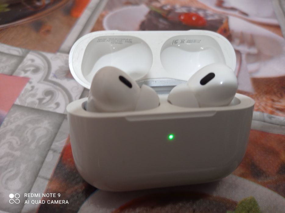 Air Pods Pro.Apple