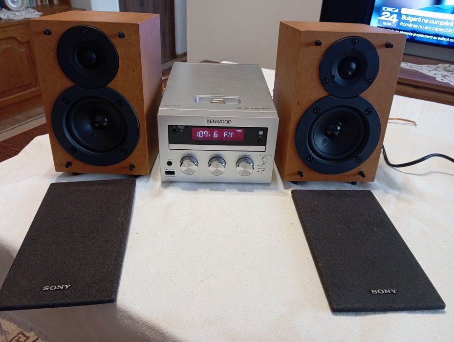 Mini hifi kenwood  cu BT