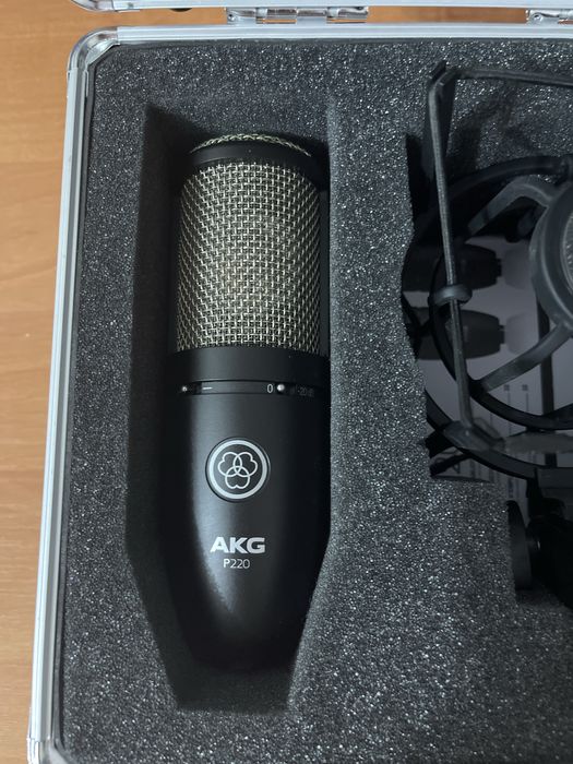 Студийный микрофон AKG P-220 Черный
