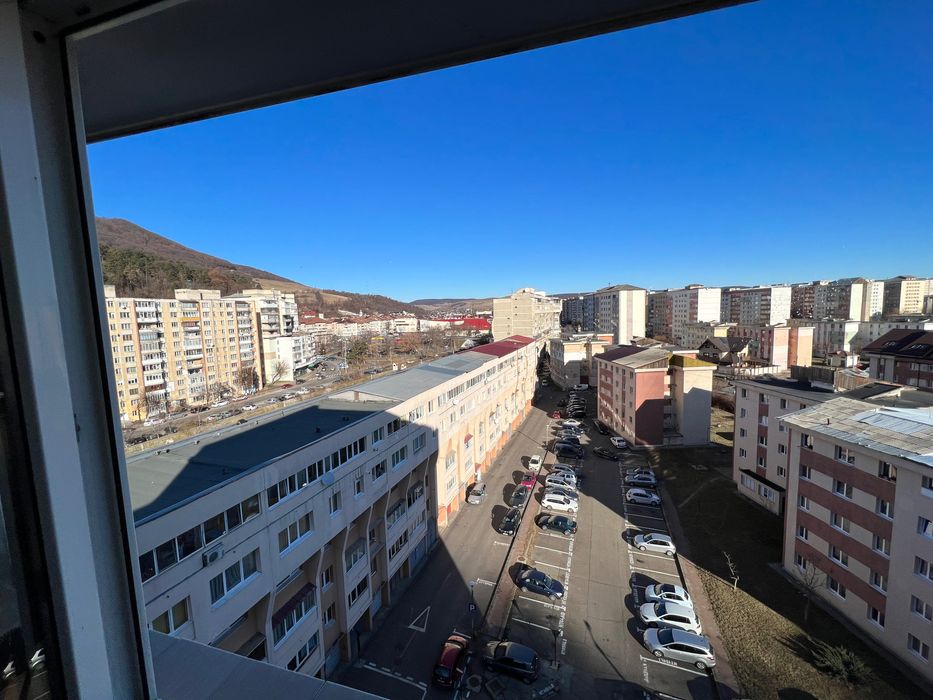 Proprietar inchiriez apartament 2 camere central (mobilat si utilat)