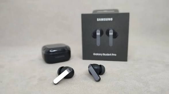 Galaxy bunds 4 pro black version