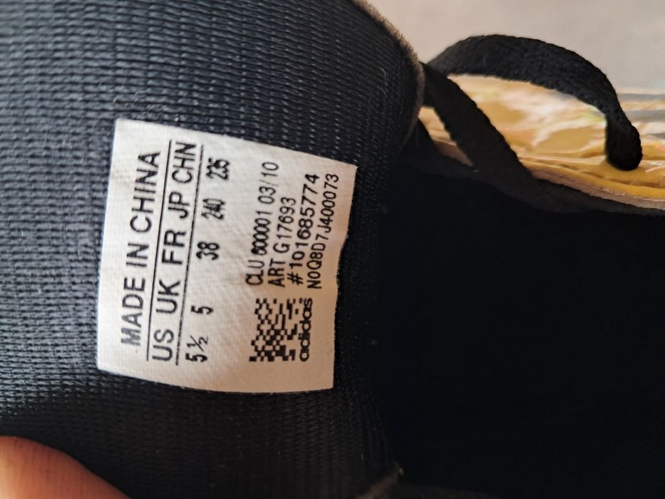 Vând adidas noi nr 37