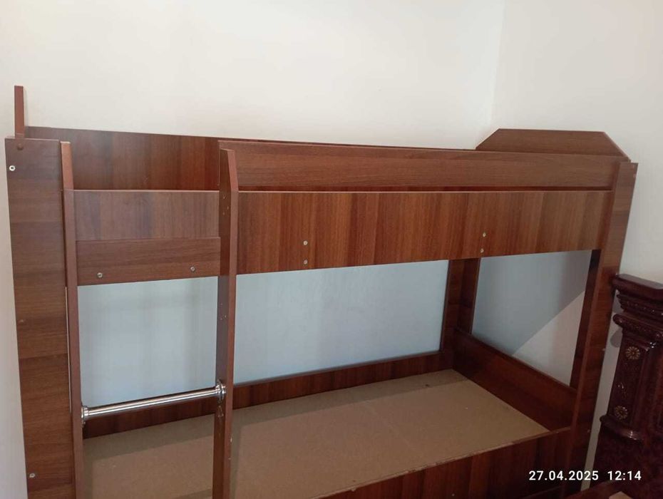 Детская двухъярусная кровать