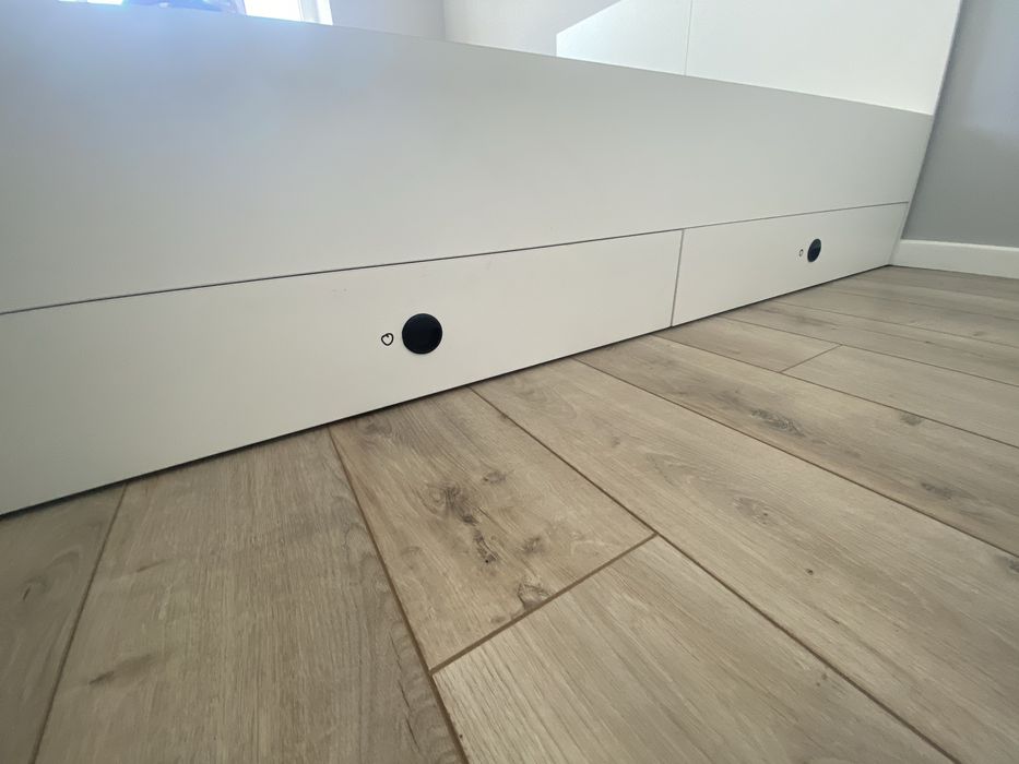 Кровать без матраса 2шт