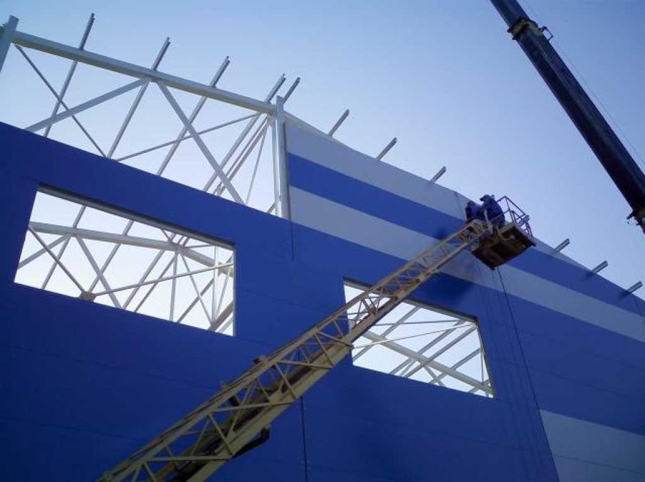 Стеновые и кровельные сэндвич-панели от производителя