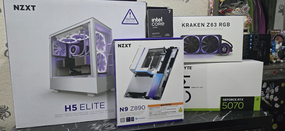 Компьютер БЕЛЫЙ  кейс на стадии сборки на заказ  НА БАЗЕ NZXT