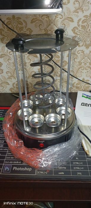 Шашлчница почти новая с 8 резервуаром для шашлыка