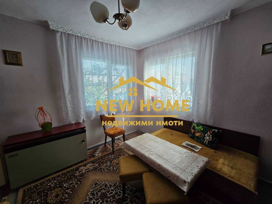 Къща с гараж - район Пинета