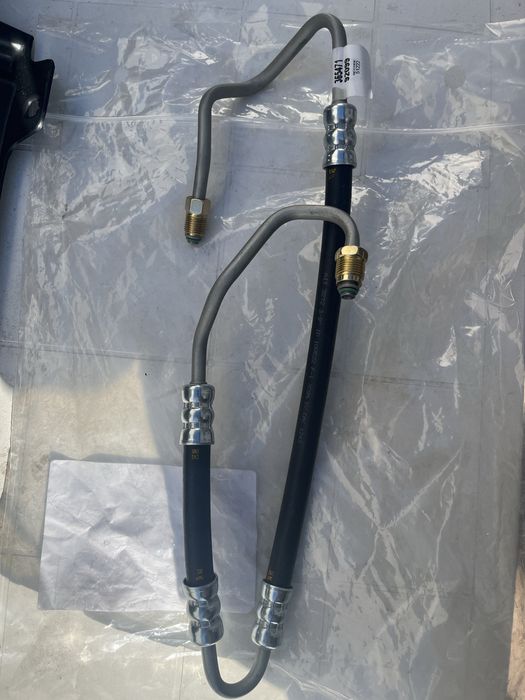 Продавам маркуч за хидравлика на Jeep Grand Cherokee Wj 4.7