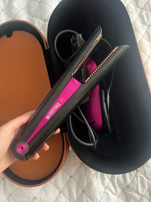 Выпрямитель волос Dyson