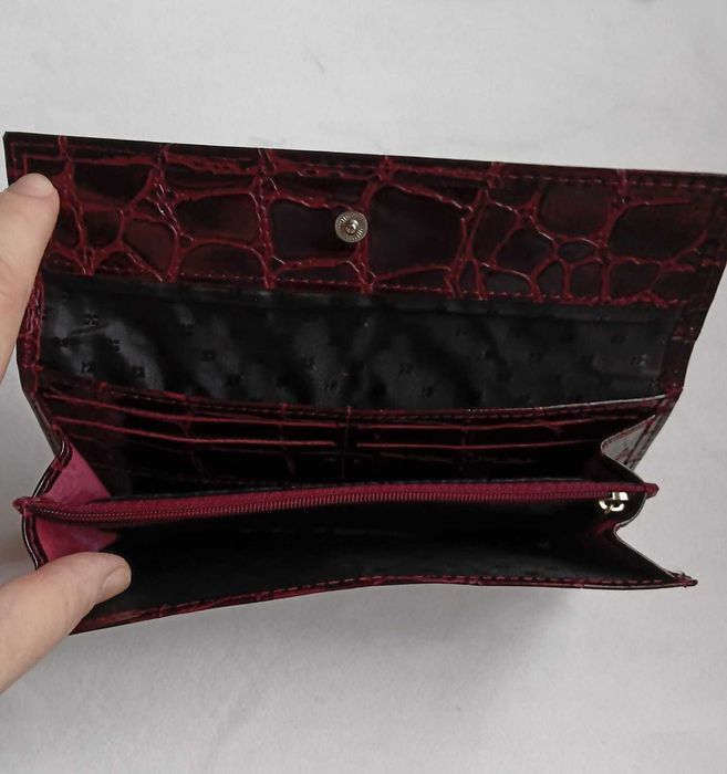 Кожаные кошельки новые.