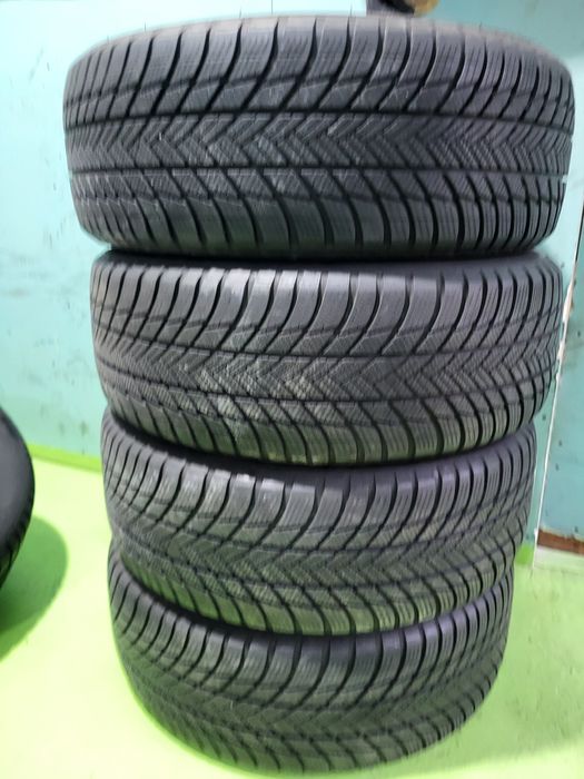 4 бр зимни 225/60/17 Bridgestone
