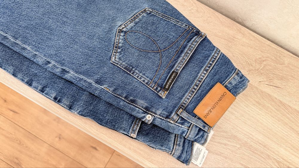 Джинсы Calvin Klein (mom jeans 30)