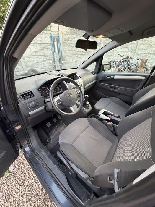 Vand opel zafira 7 locuri
