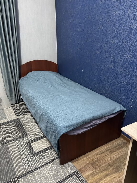 Продам спальный гарнитур.