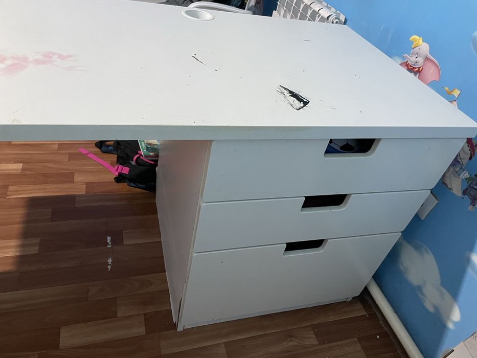 Стол IKEA качественный